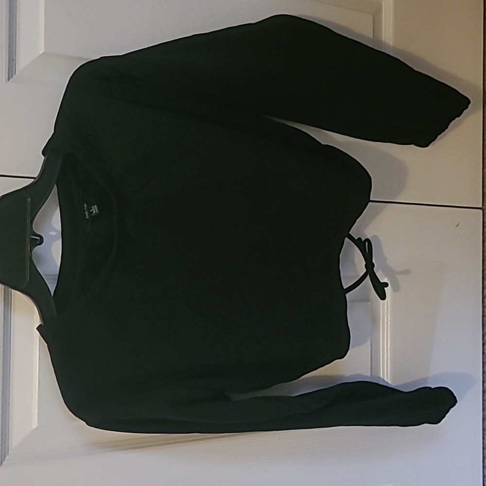 Crop black sweater